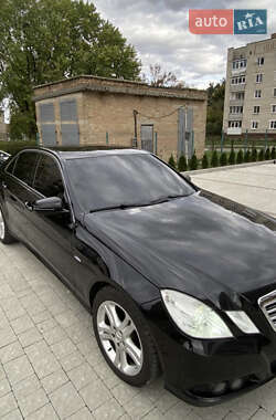 Седан Mercedes-Benz E-Class 2010 в Нововолынске