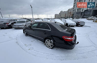 Седан Mercedes-Benz E-Class 2012 в Львове