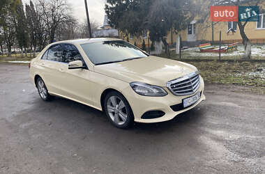 Седан Mercedes-Benz E-Class 2015 в Львові