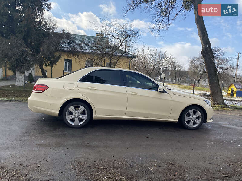 Седан Mercedes-Benz E-Class 2015 в Львове