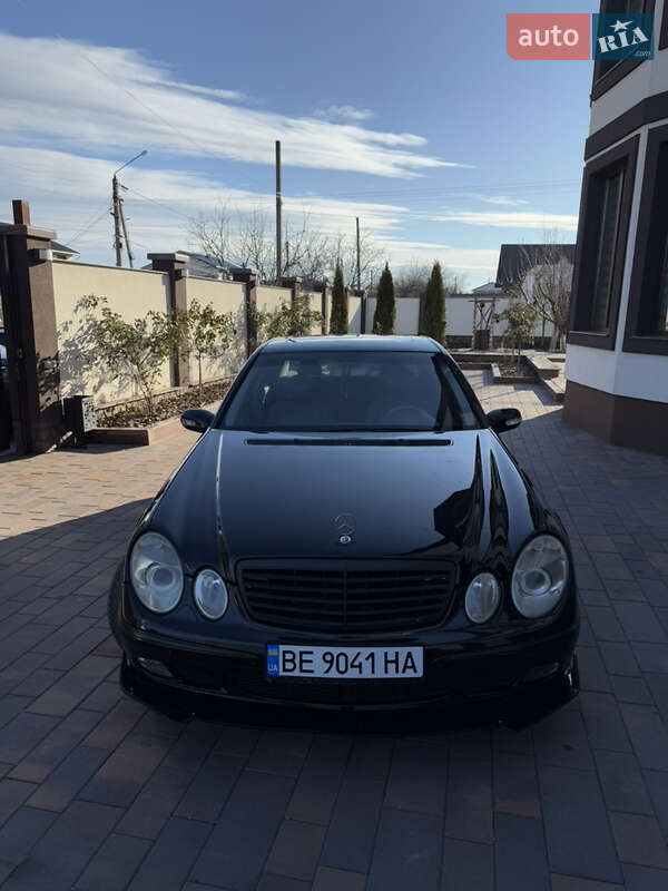 Седан Mercedes-Benz E-Class 2004 в Миколаєві
