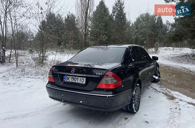 Седан Mercedes-Benz E-Class 2007 в Вараше