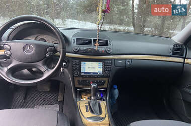 Седан Mercedes-Benz E-Class 2007 в Вараше