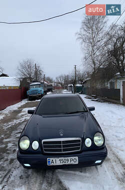 Седан Mercedes-Benz E-Class 1998 в Козелеці