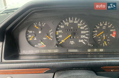 Седан Mercedes-Benz E-Class 1986 в 