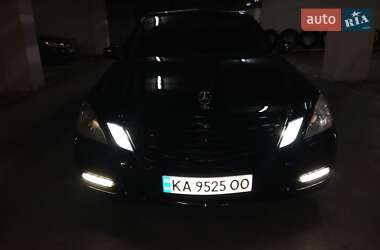 Седан Mercedes-Benz E-Class 2011 в Києві