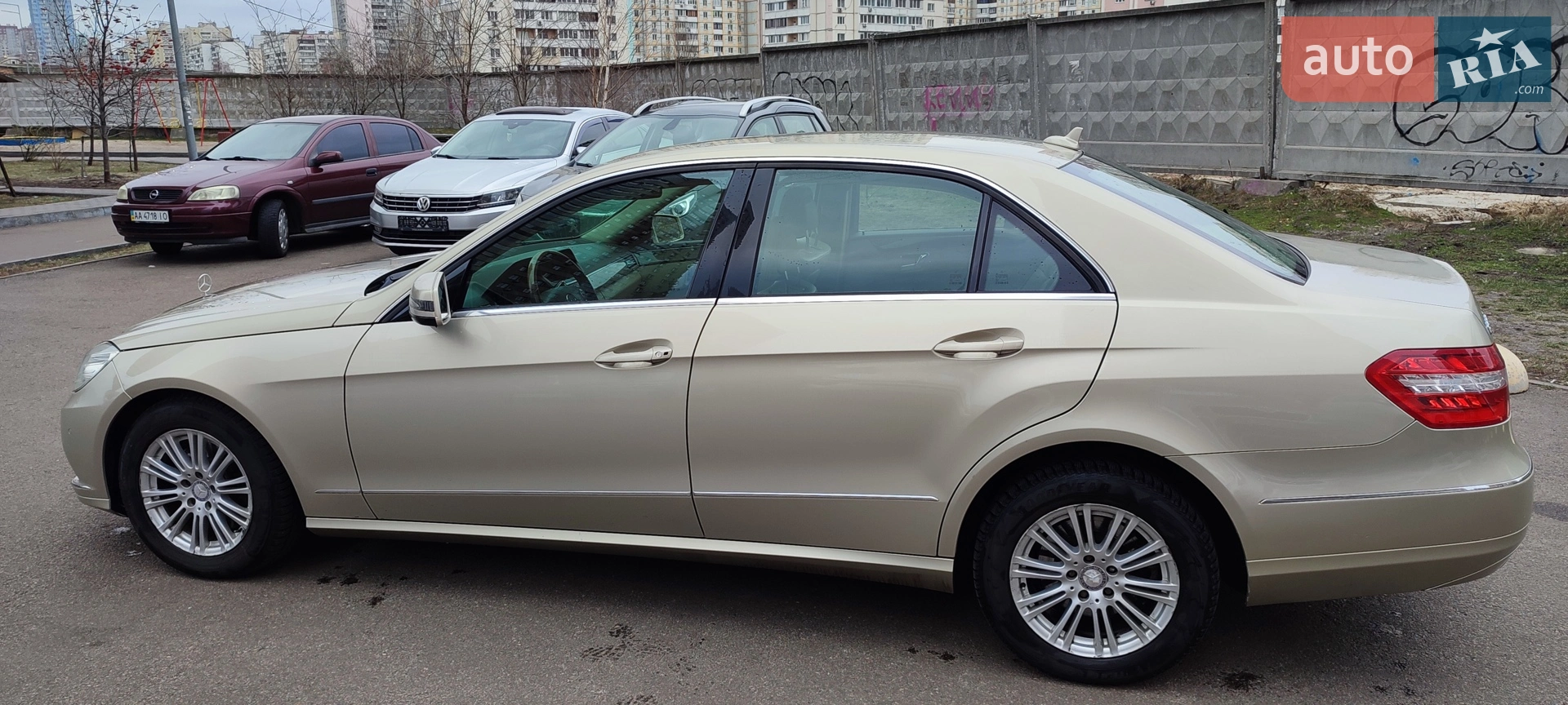 2011 Mercedes-Benz E-klasse - мініатюра 2