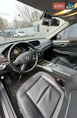 Седан Mercedes-Benz E-Class 2012 в Киеве