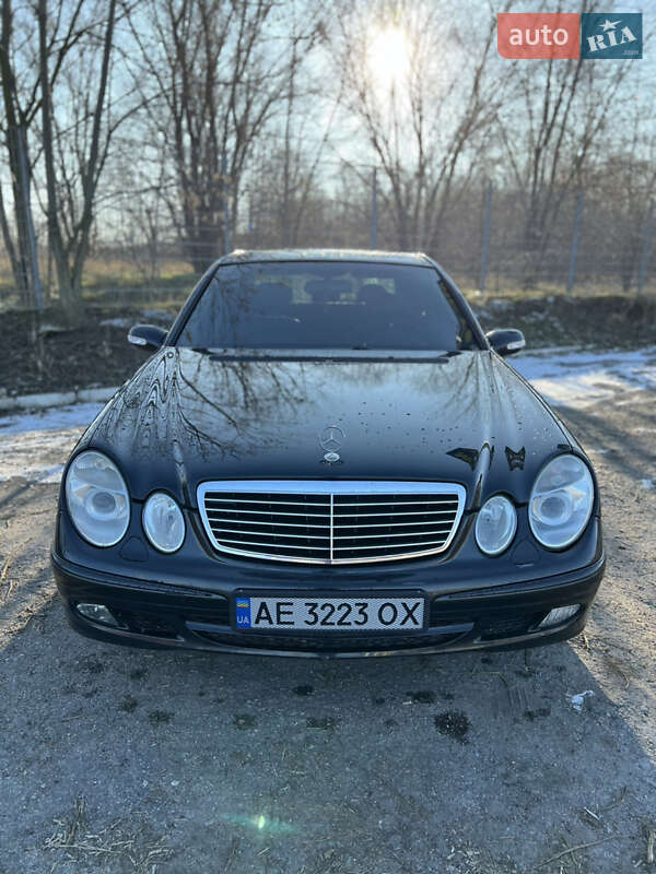 Седан Mercedes-Benz E-Class 2003 в Запоріжжі