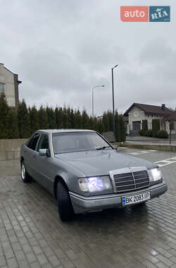 Седан Mercedes-Benz E-Class 1992 в Рівному