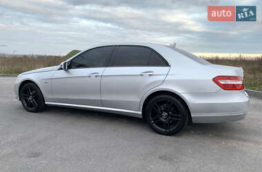 Седан Mercedes-Benz E-Class 2012 в Виннице