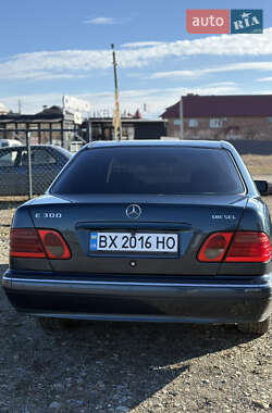 Седан Mercedes-Benz E-Class 1999 в Черновцах