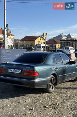 Седан Mercedes-Benz E-Class 1999 в Черновцах