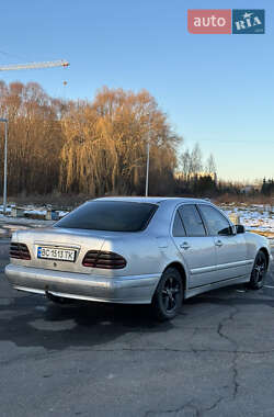 Седан Mercedes-Benz E-Class 2000 в Львові