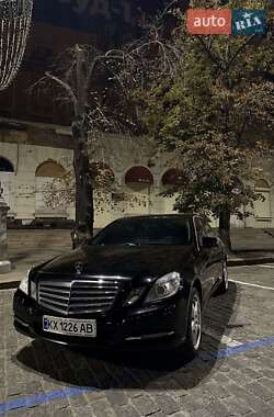 Седан Mercedes-Benz E-Class 2012 в Харкові