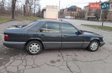 Седан Mercedes-Benz E-Class 1995 в 