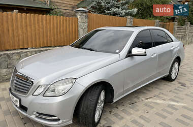 Седан Mercedes-Benz E-Class 2011 в 