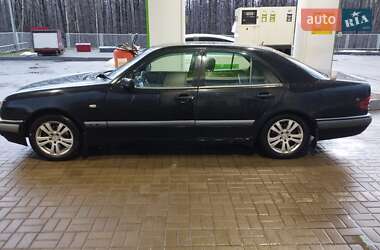 Седан Mercedes-Benz E-Class 1998 в Малині