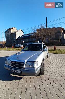 Седан Mercedes-Benz E-Class 1993 в Чернівцях