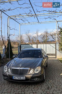 Седан Mercedes-Benz E-Class 2008 в Иршаве