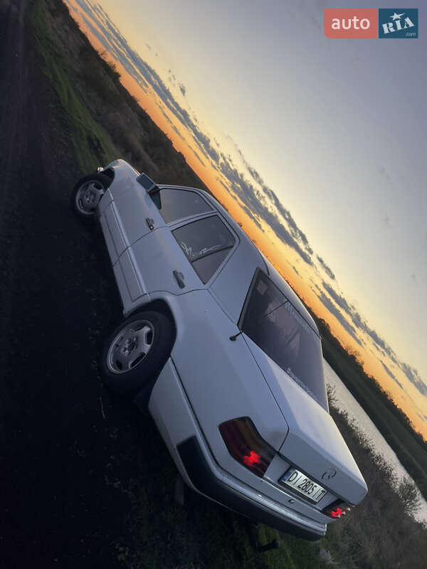 Седан Mercedes-Benz E-Class 1987 в Новоукраинке