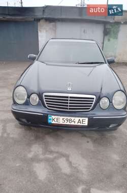 Седан Mercedes-Benz E-Class 2000 в Дніпрі