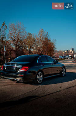 Седан Mercedes-Benz E-Class 2017 в 