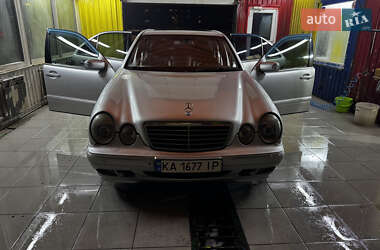 Седан Mercedes-Benz E-Class 2000 в Киеве