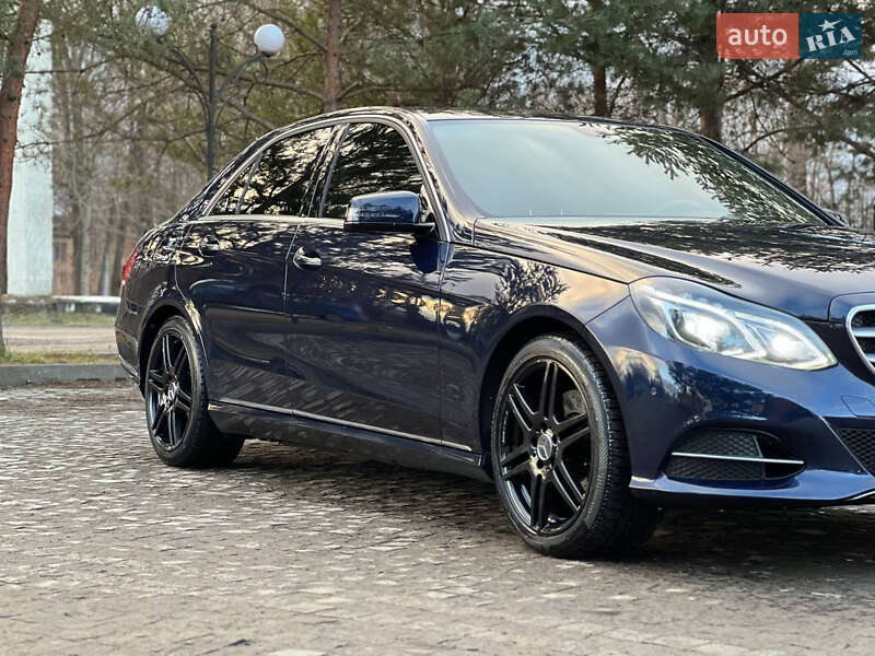 Седан Mercedes-Benz E-Class 2015 в Самборі