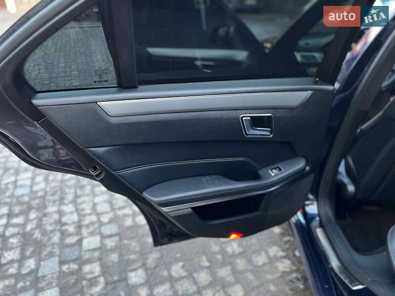 Седан Mercedes-Benz E-Class 2015 в Самборі