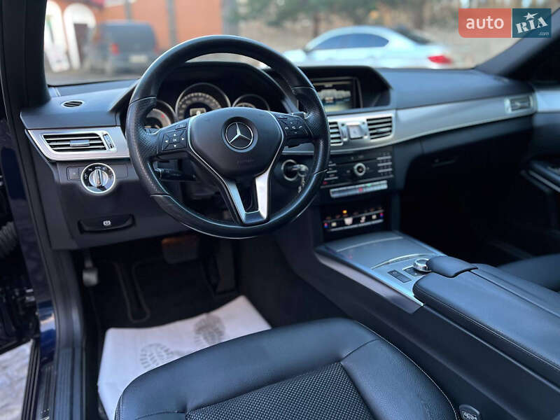 Седан Mercedes-Benz E-Class 2015 в Самборі