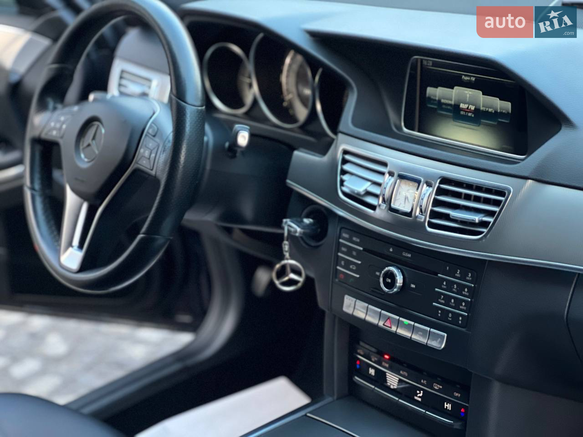 2015 Mercedes-Benz E-klasse - мініатюра 37