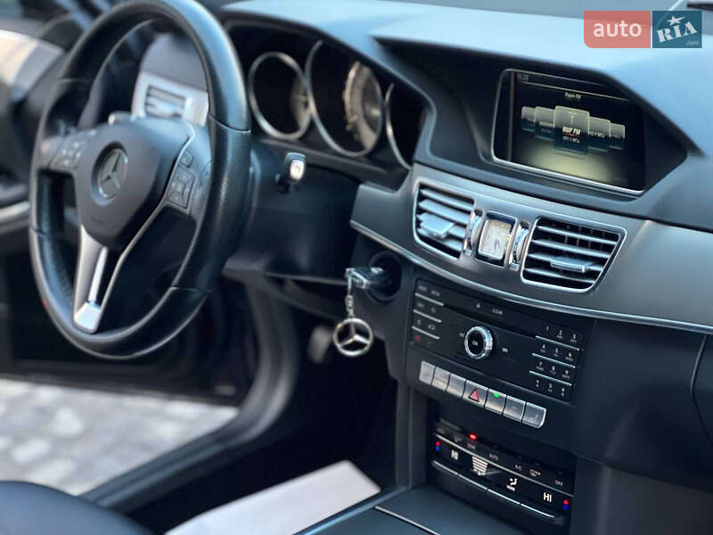 Седан Mercedes-Benz E-Class 2015 в Самборі