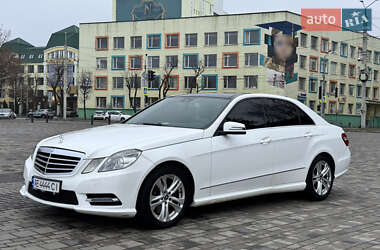 Седан Mercedes-Benz E-Class 2012 в Дніпрі