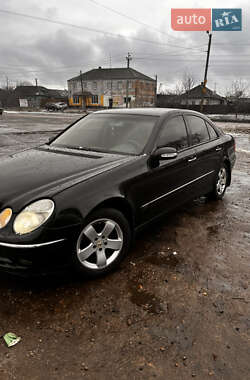 Седан Mercedes-Benz E-Class 2005 в Прилуках