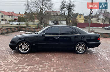 Седан Mercedes-Benz E-Class 2000 в Рівному