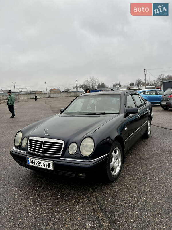 Седан Mercedes-Benz E-Class 1996 в Белой Церкви