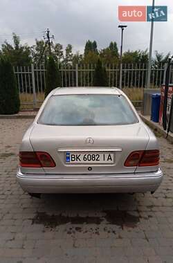 Седан Mercedes-Benz E-Class 1998 в 
