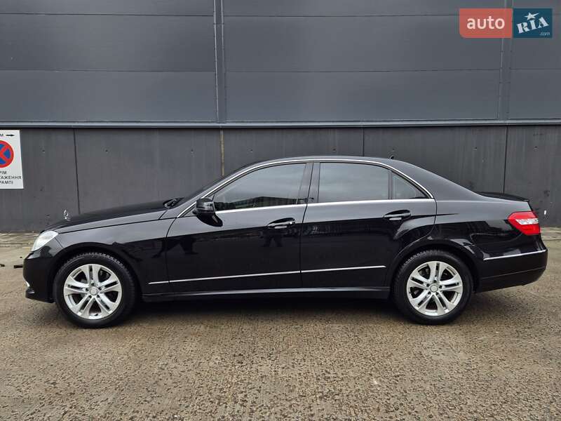 Седан Mercedes-Benz E-Class 2009 в Киеве