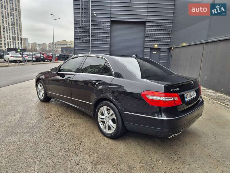 Седан Mercedes-Benz E-Class 2009 в Киеве
