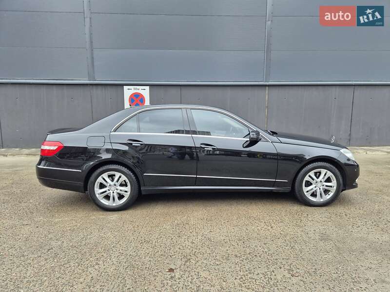 Седан Mercedes-Benz E-Class 2009 в Киеве