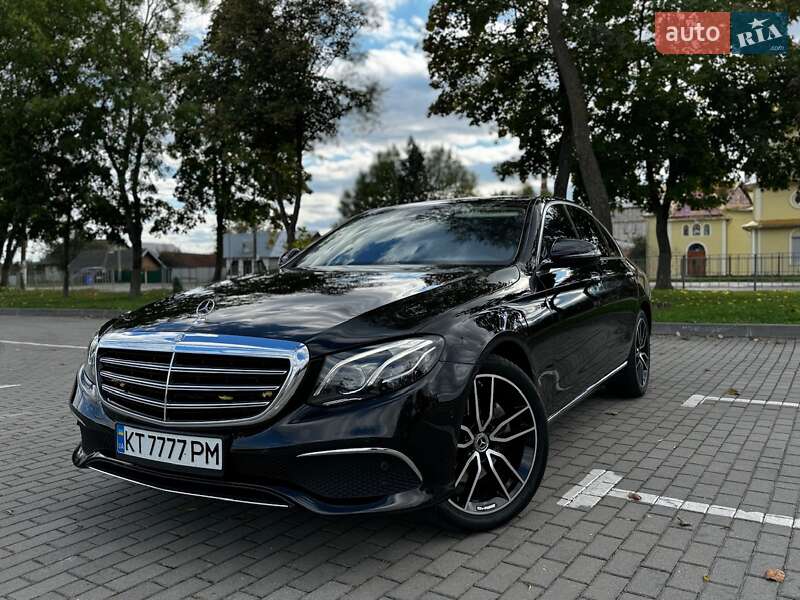 Седан Mercedes-Benz E-Class 2017 в 