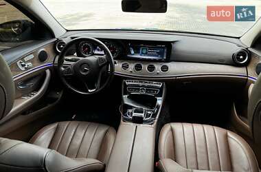 Седан Mercedes-Benz E-Class 2017 в 