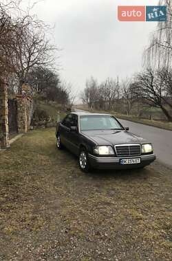 Седан Mercedes-Benz E-Class 1995 в Рівному