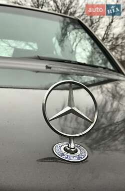 Седан Mercedes-Benz E-Class 1995 в Рівному