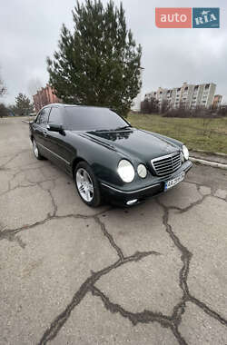 Седан Mercedes-Benz E-Class 2001 в Прилуках