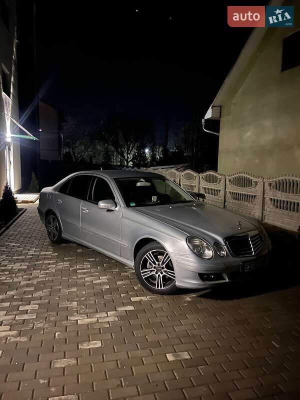 Седан Mercedes-Benz E-Class 2007 в Чернівцях