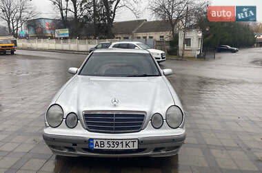 Седан Mercedes-Benz E-Class 2000 в Вінниці