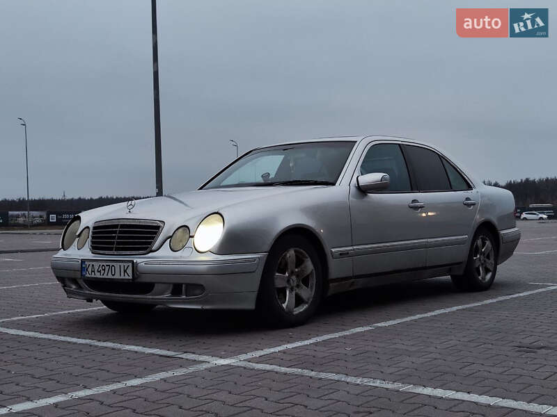 Седан Mercedes-Benz E-Class 2000 в 