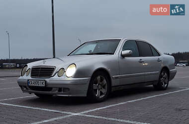 Седан Mercedes-Benz E-Class 2000 в 